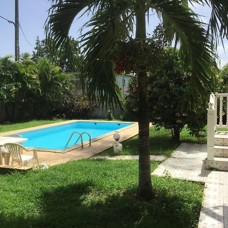 T2 Tropical En Bord De Piscine A 100M De La Mer Apartman Le Carbet Kültér fotó